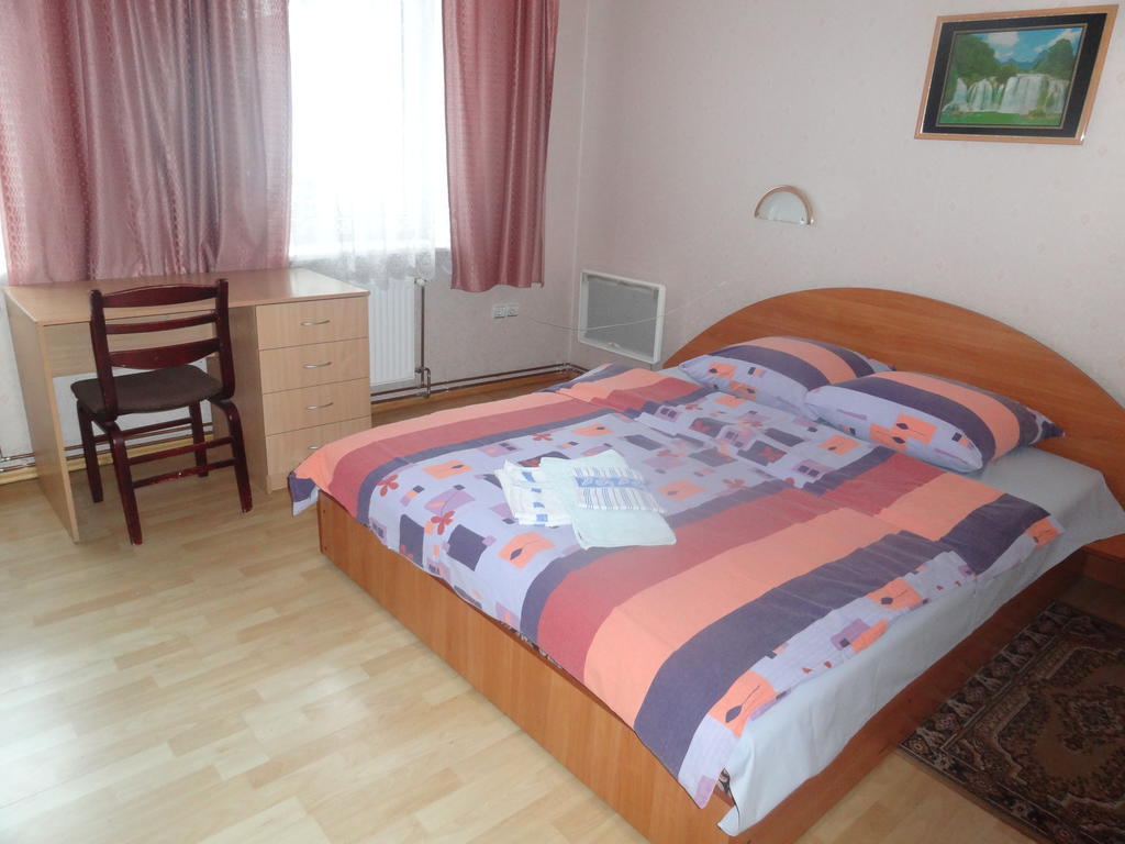 Hotel Rebir Daugavpils Rom bilde